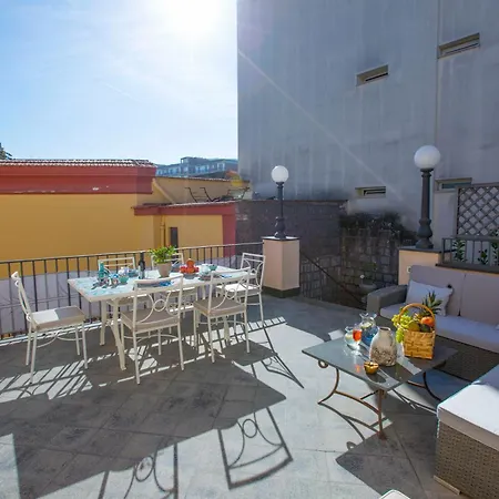 Amore Rentals - Appartamento Terrazza Tasso Sorrento Exterior photo